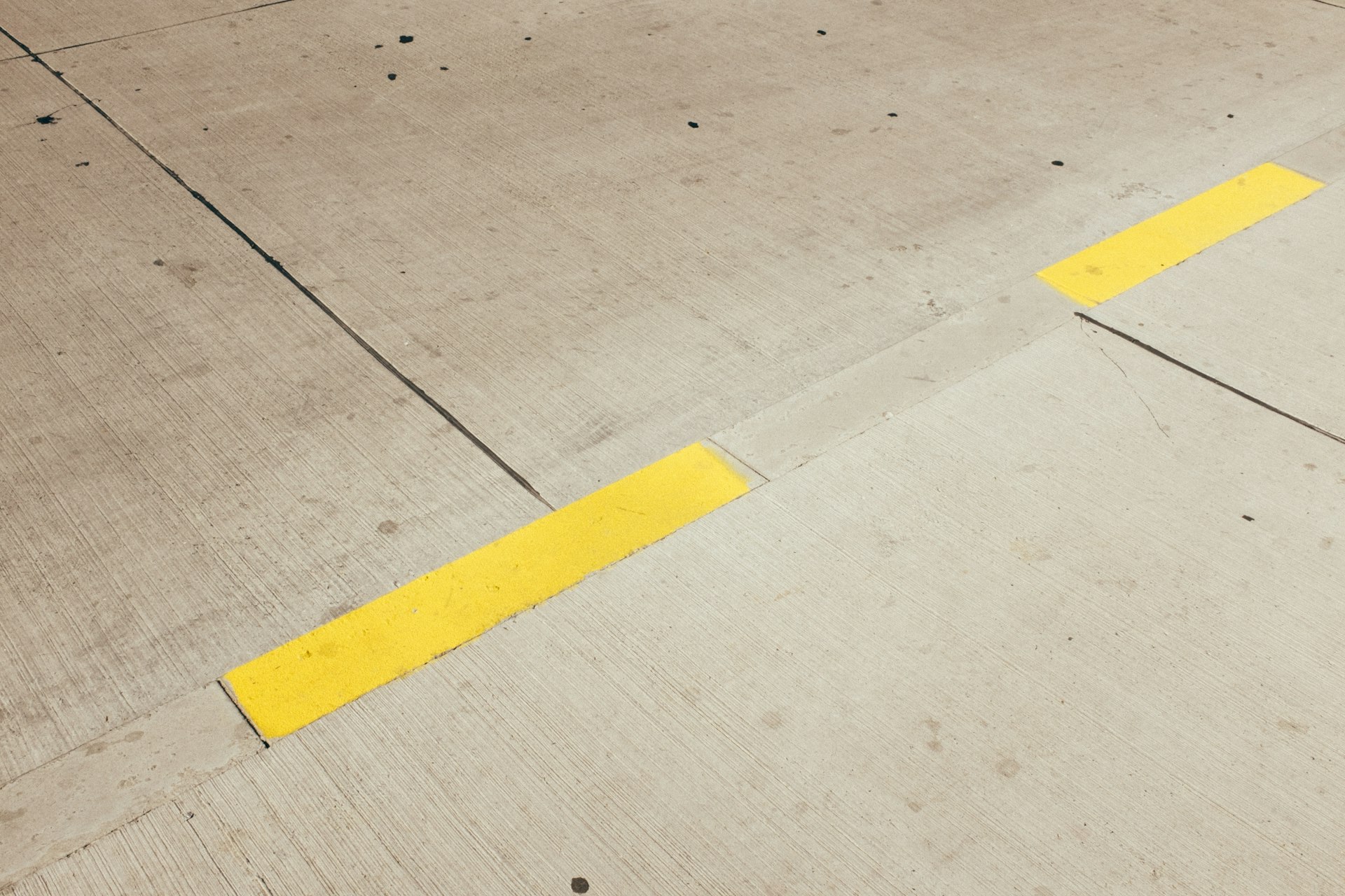 yellow road line